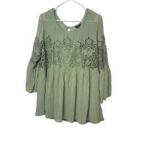 Torrid Lace Insert Chiffon Top size 1X